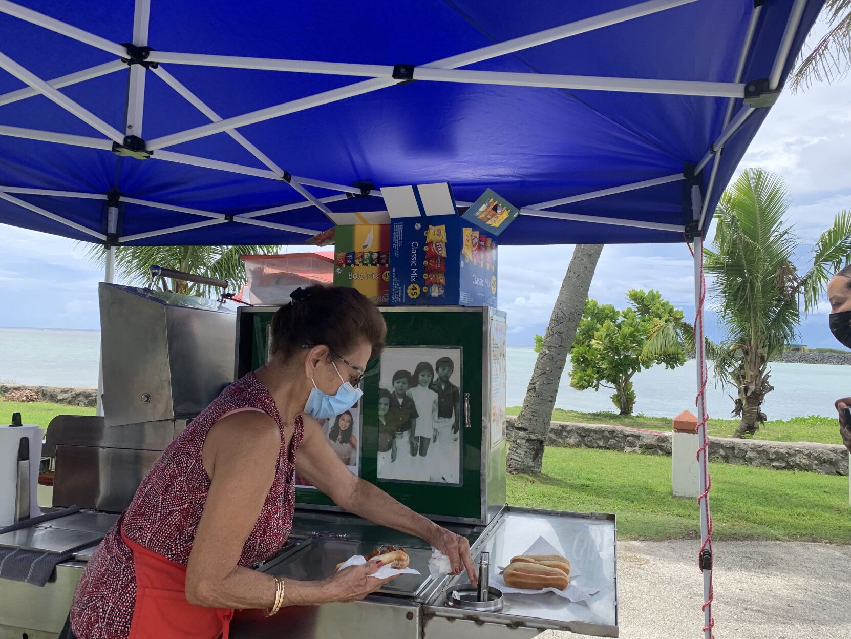 Evelyn Ungacta's hot dog stand is back